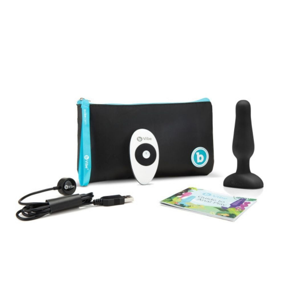 Everything included inside the B-Vibe Novice Plug box, such as the plug, remote, travel bag, charger and user guide