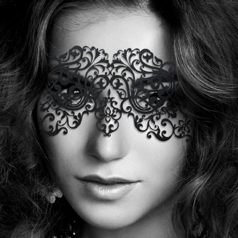 How the Bijoux Indiscrets Decal Dalila Eyemask looks on the face