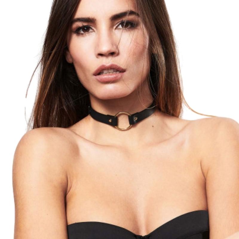 How the Bijoux Indiscrets Maze Single Ring Choker looks like from the front when worn