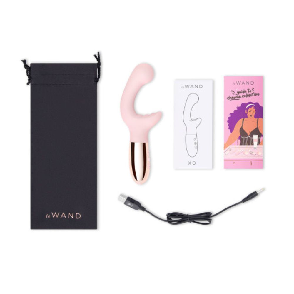 Everything that is included with the Le Wand Xo, including the toy, charger, storage bag, and user manual