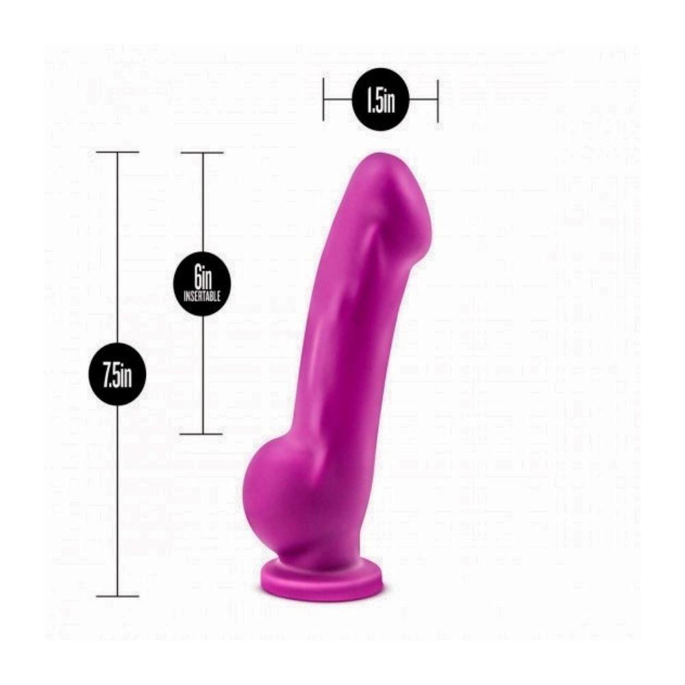 Avant D7 Ergo standing upright on its base with the length, width and insertable length dimensions labeled